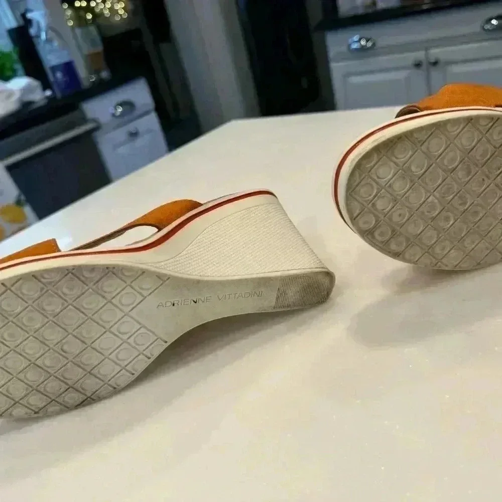 Adrienne vittadini wedge suede sandals burnt orange size 10